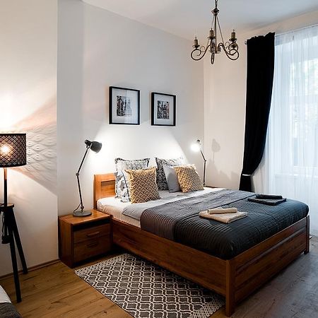 Apartment Gesse Brezinova Prague Luaran gambar