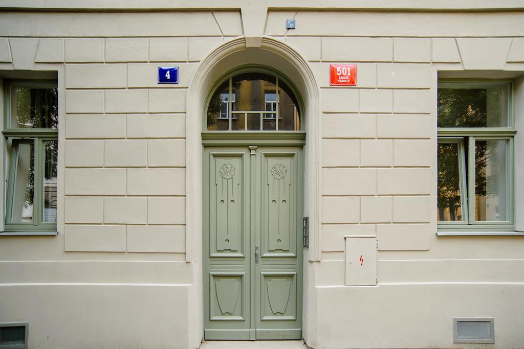 Apartment Gesse Brezinova Prague Luaran gambar