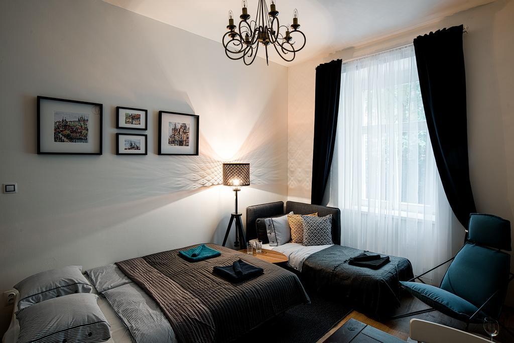 Apartment Gesse Brezinova Prague Luaran gambar