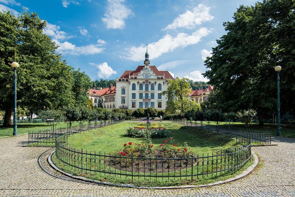 Apartment Gesse Brezinova Prague Luaran gambar