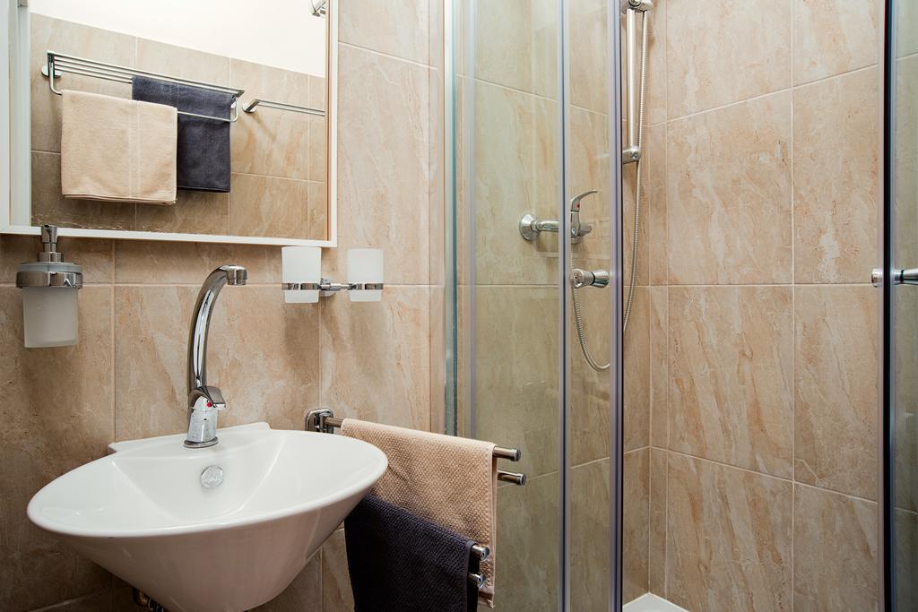 Apartment Gesse Brezinova Prague Luaran gambar