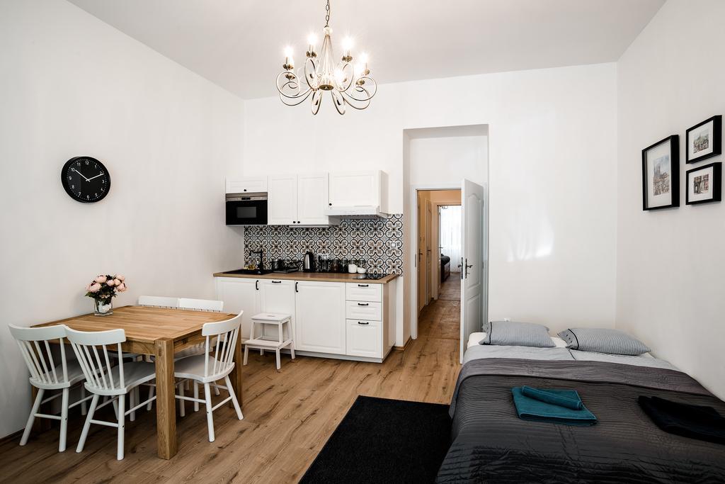 Apartment Gesse Brezinova Prague Luaran gambar