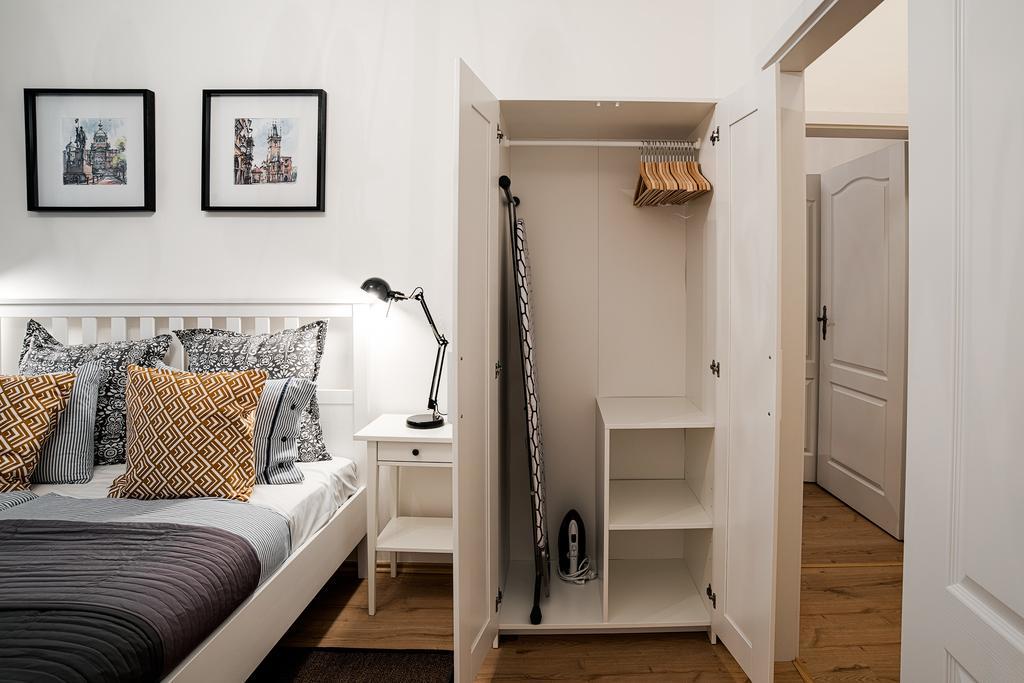 Apartment Gesse Brezinova Prague Luaran gambar